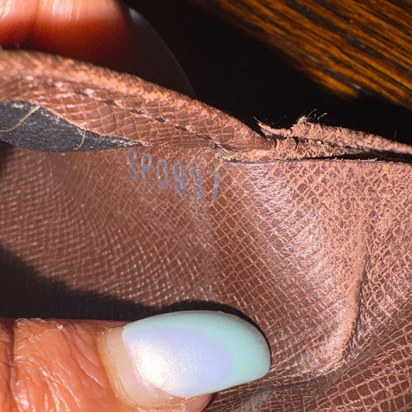 Louis Vuitton Damier Ebene Trifold
Wallet - Made in France - Picture 11 of 11